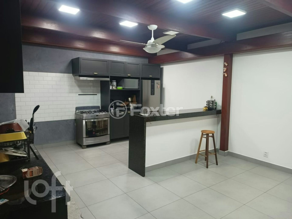 Casa à venda com 3 quartos, 300m² - Foto 4