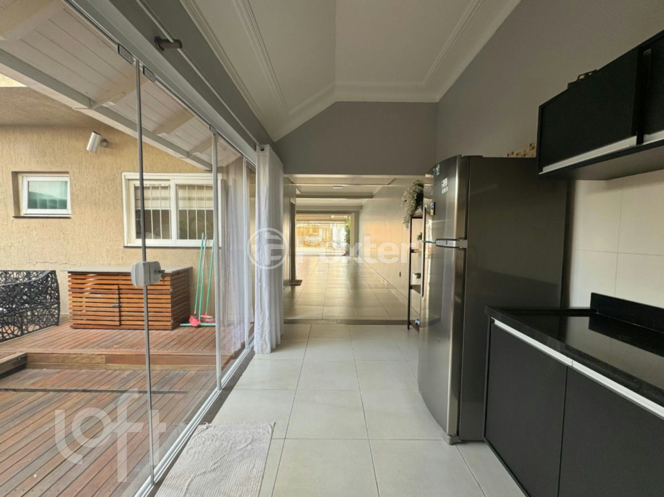 Casa à venda com 3 quartos, 244m² - Foto 26