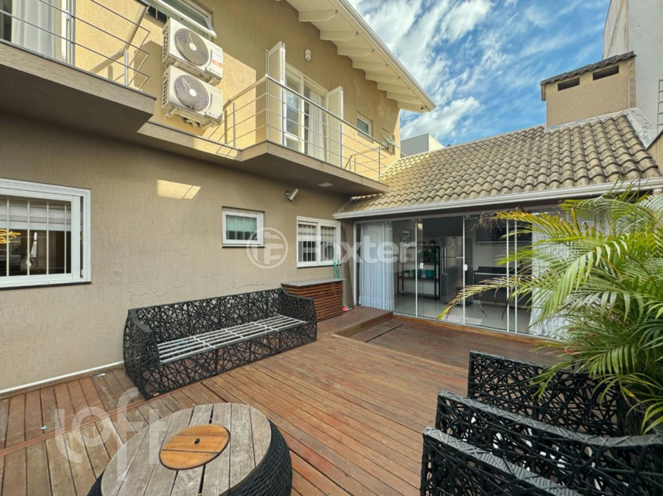 Casa à venda com 3 quartos, 244m² - Foto 27