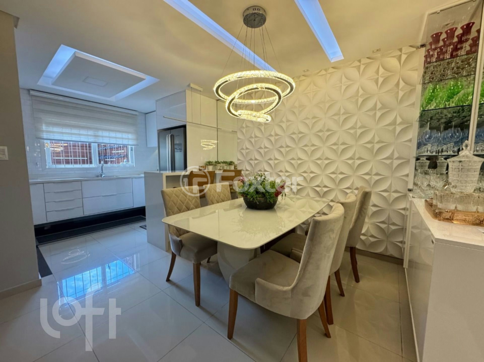 Casa à venda com 3 quartos, 244m² - Foto 1