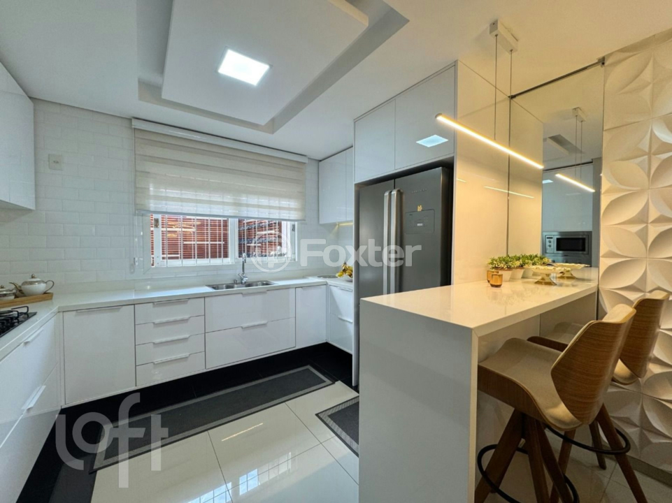 Casa à venda com 3 quartos, 244m² - Foto 5