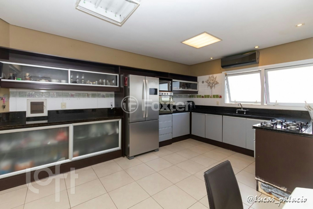 Casa à venda com 3 quartos, 326m² - Foto 12