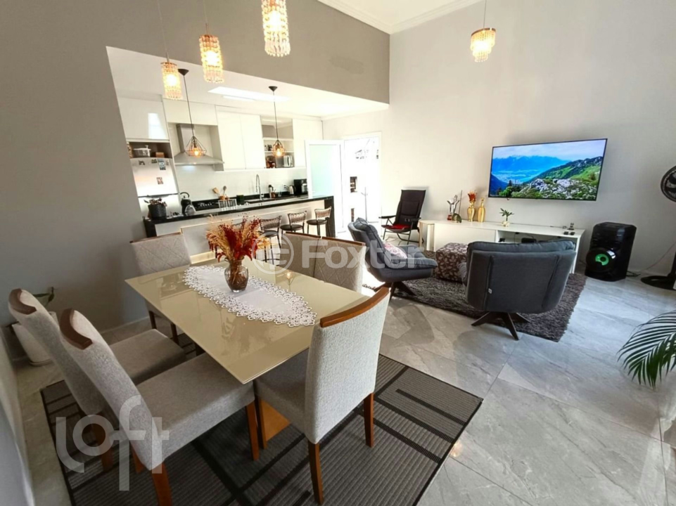 Casa à venda com 5 quartos, 200m² - Foto 8