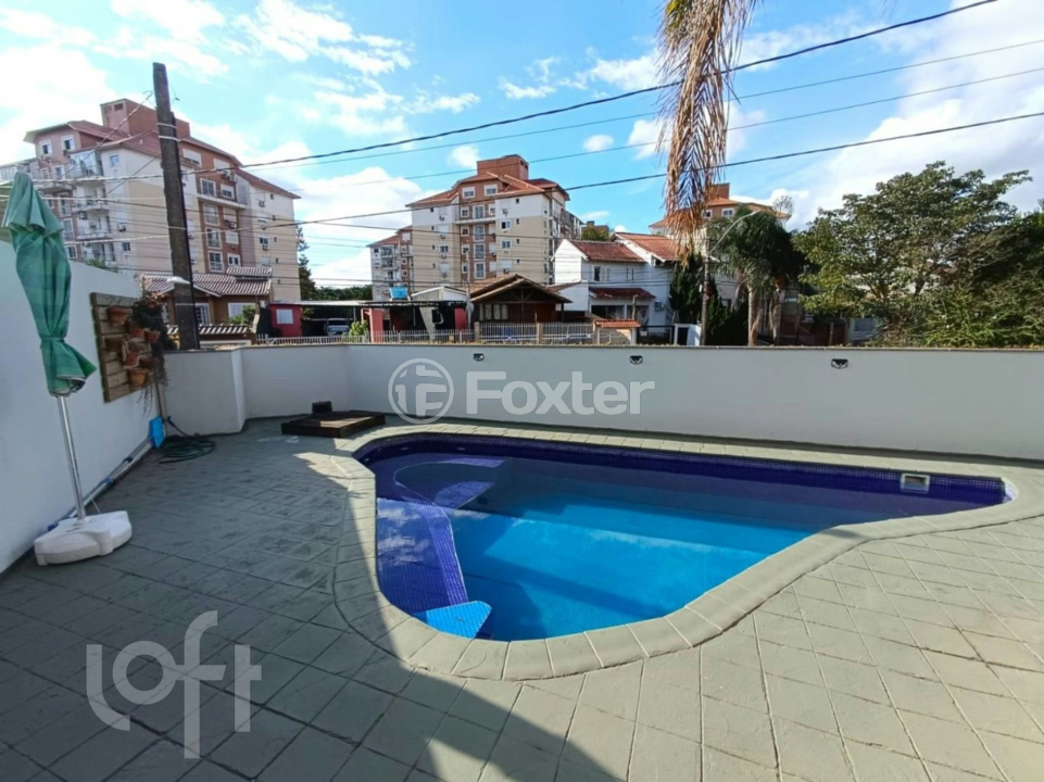Casa à venda com 5 quartos, 200m² - Foto 35