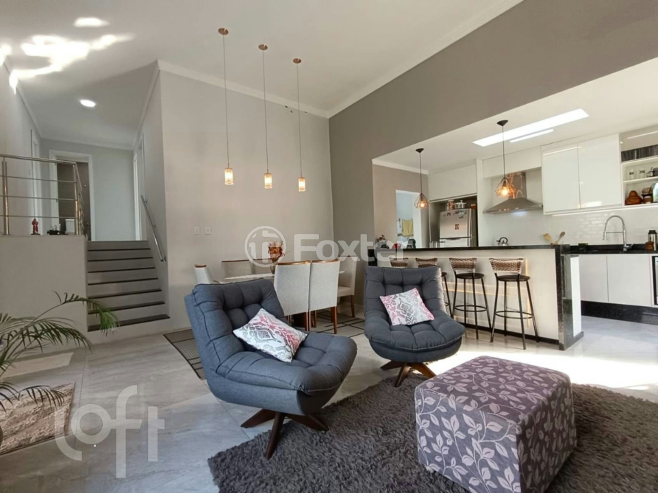 Casa à venda com 5 quartos, 200m² - Foto 9