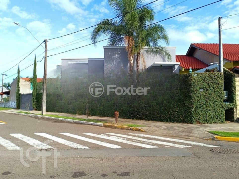 Casa à venda com 5 quartos, 200m² - Foto 2