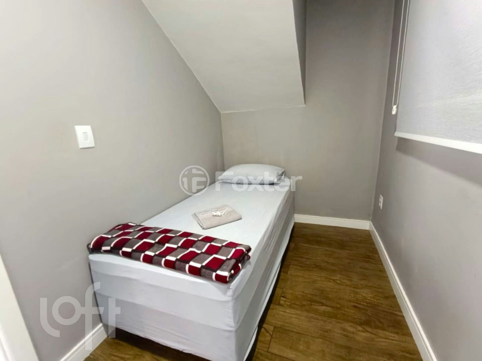 Casa à venda com 5 quartos, 200m² - Foto 32