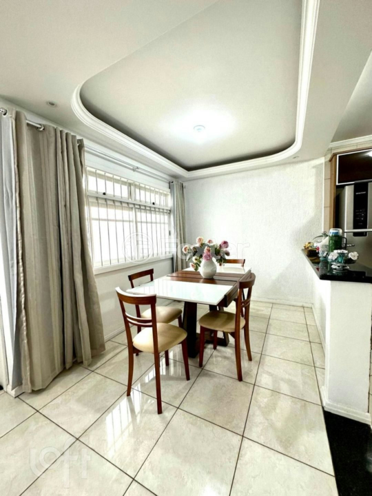 Casa à venda com 2 quartos, 105m² - Foto 4