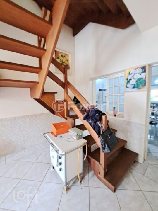 Casa à venda com 3 quartos, 170m² - Foto 2