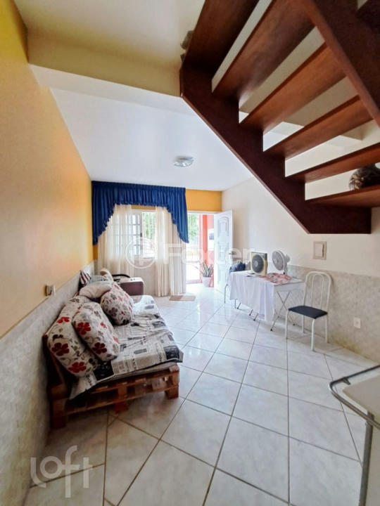 Casa à venda com 3 quartos, 170m² - Foto 1