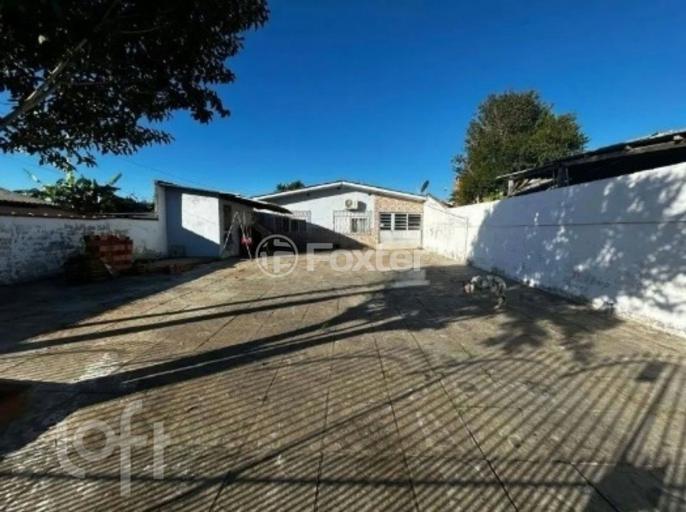 Casa à venda com 3 quartos, 100m² - Foto 1