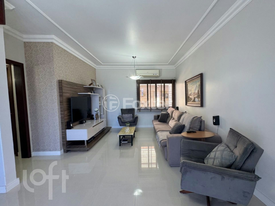 Casa à venda com 3 quartos, 211m² - Foto 1
