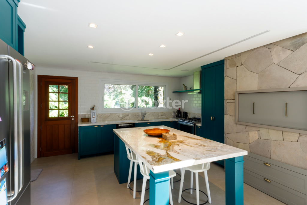 Casa de Condomínio à venda com 4 quartos, 278m² - Foto 18