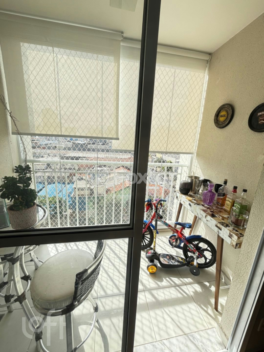 Apartamento à venda com 2 quartos, 64m² - Foto 2
