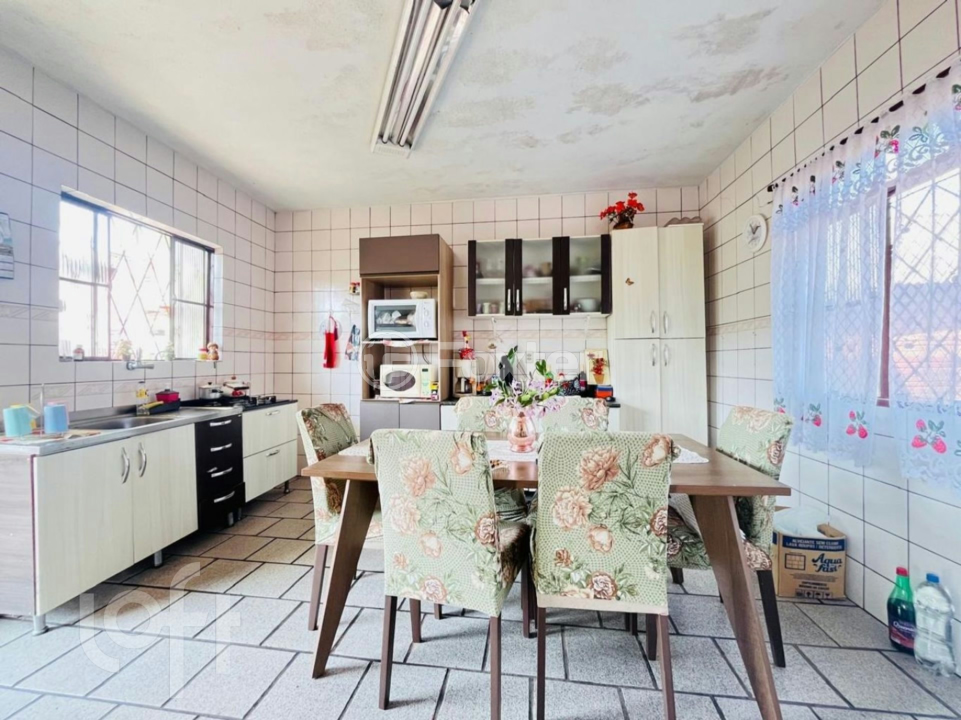 Casa à venda com 3 quartos, 190m² - Foto 4