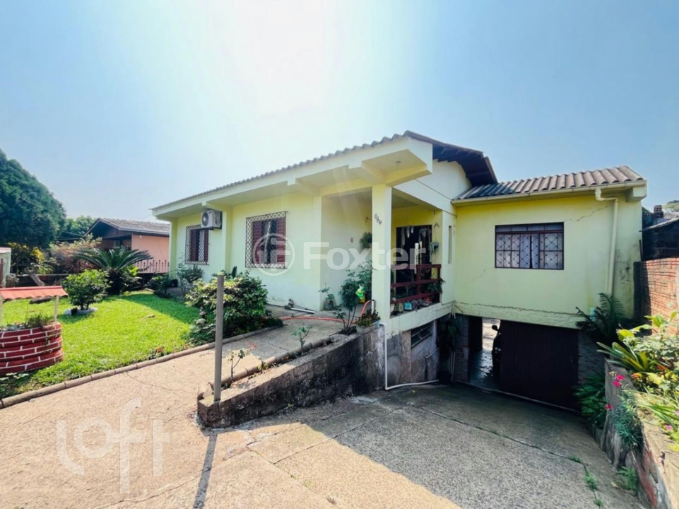 Casa à venda com 3 quartos, 190m² - Foto 1