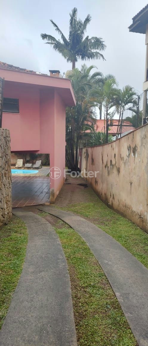 Casa à venda com 4 quartos, 500m² - Foto 2