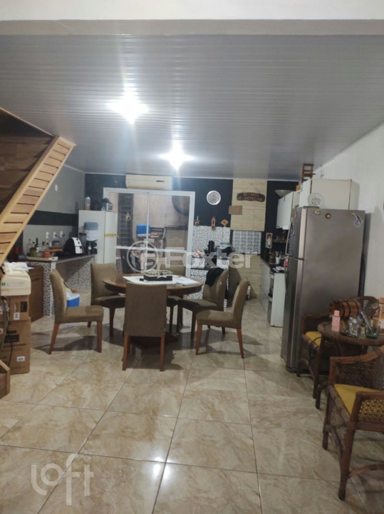Casa à venda com 2 quartos, 70m² - Foto 4