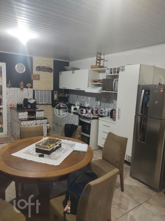 Casa à venda com 2 quartos, 70m² - Foto 6
