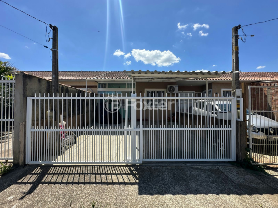 Casa à venda com 2 quartos, 60m² - Foto 1