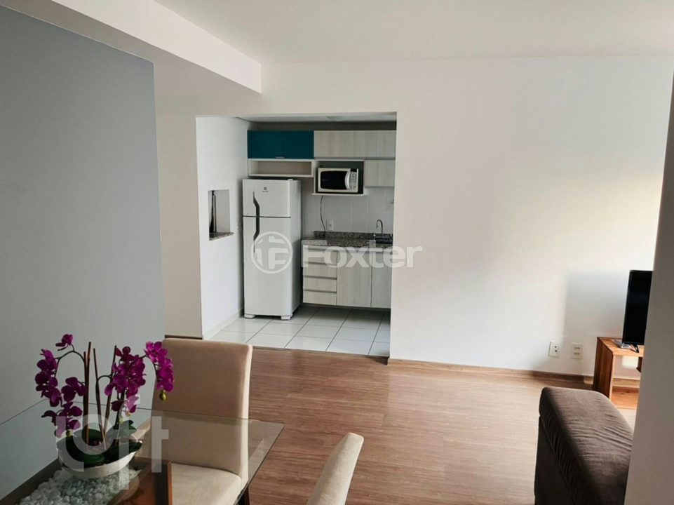 Apartamento à venda com 2 quartos, 64m² - Foto 2