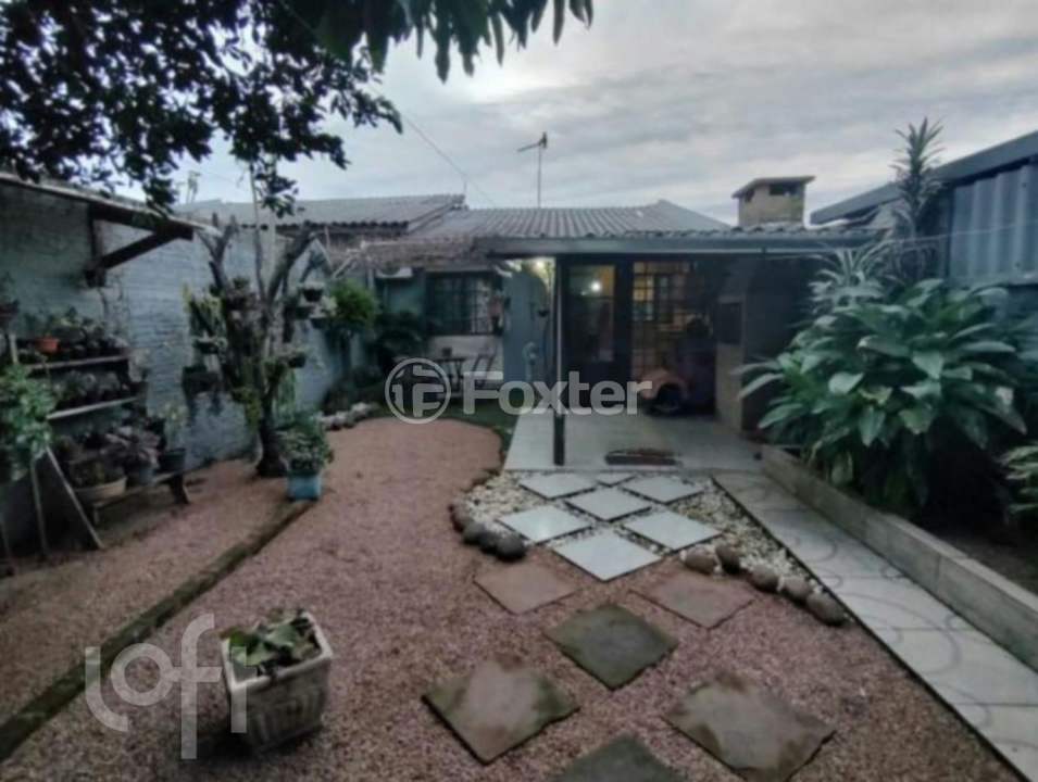 Casa à venda com 2 quartos, 253m² - Foto 1