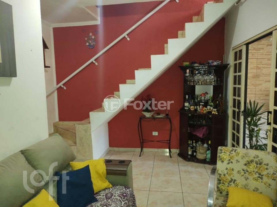 Casa à venda com 3 quartos, 82m² - Foto 1