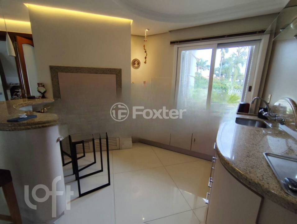 Casa à venda com 3 quartos, 266m² - Foto 5