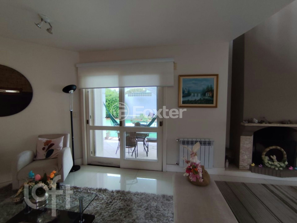 Casa à venda com 3 quartos, 266m² - Foto 2