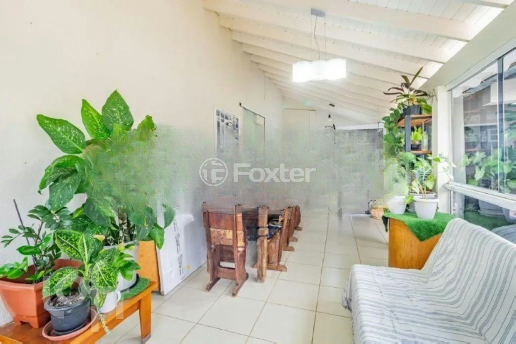 Casa à venda com 3 quartos, 340m² - Foto 2