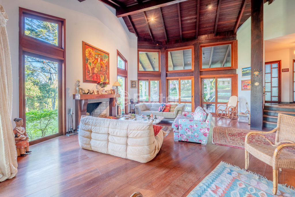 Casa de Condomínio à venda com 3 quartos, 388m² - Foto 3