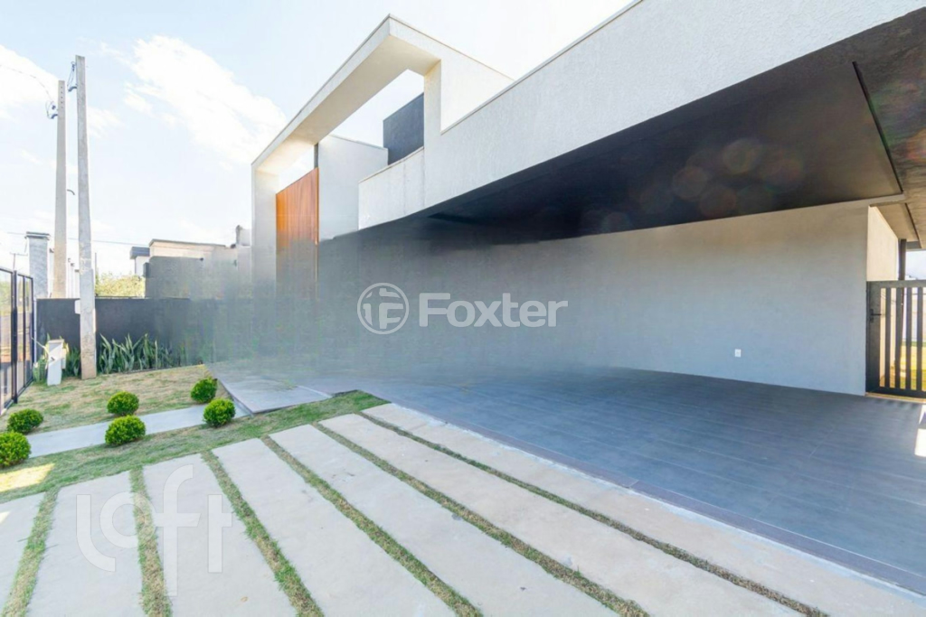 Casa à venda com 3 quartos, 152m² - Foto 1
