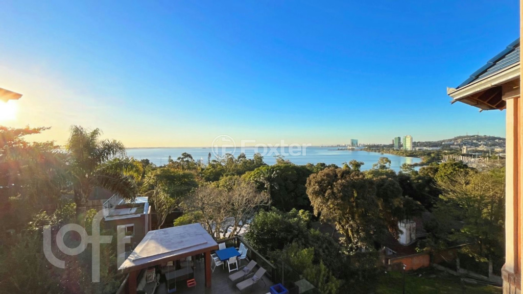 Casa à venda com 4 quartos, 428m² - Foto 1