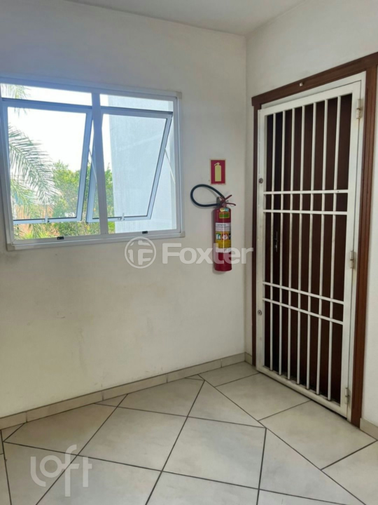 Apartamento à venda com 2 quartos, 64m² - Foto 2