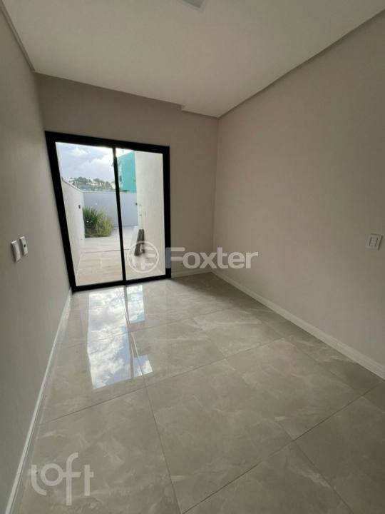 Casa à venda com 3 quartos, 110m² - Foto 2