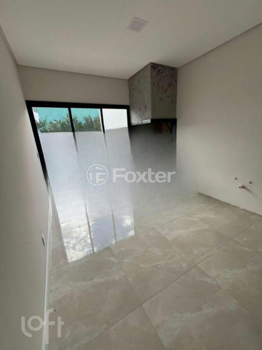 Casa à venda com 3 quartos, 110m² - Foto 1