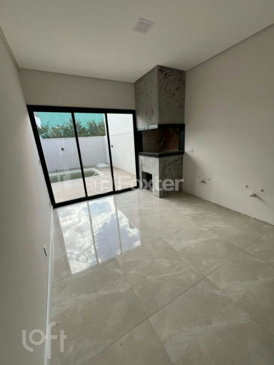 Casa à venda com 3 quartos, 110m² - Foto 1