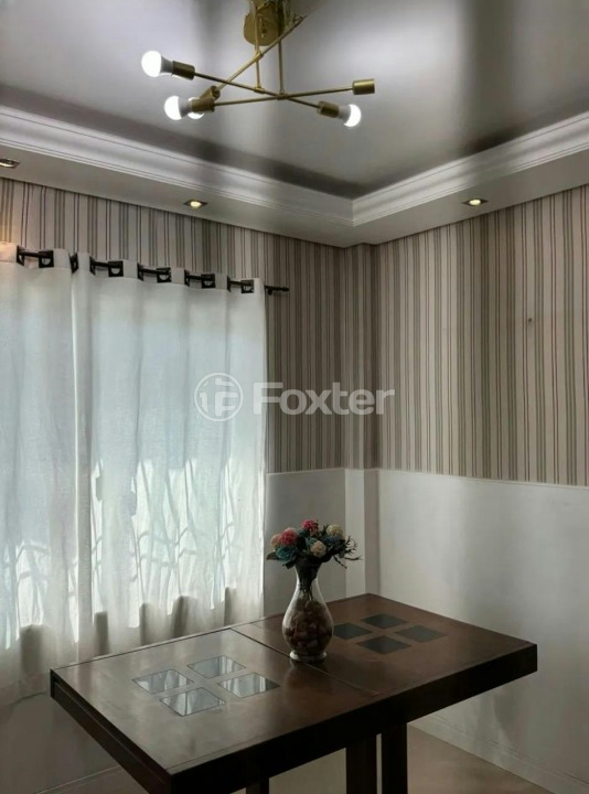 Casa à venda com 3 quartos, 196m² - Foto 2