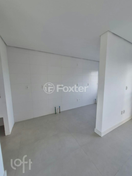 Apartamento à venda com 2 quartos, 68m² - Foto 2