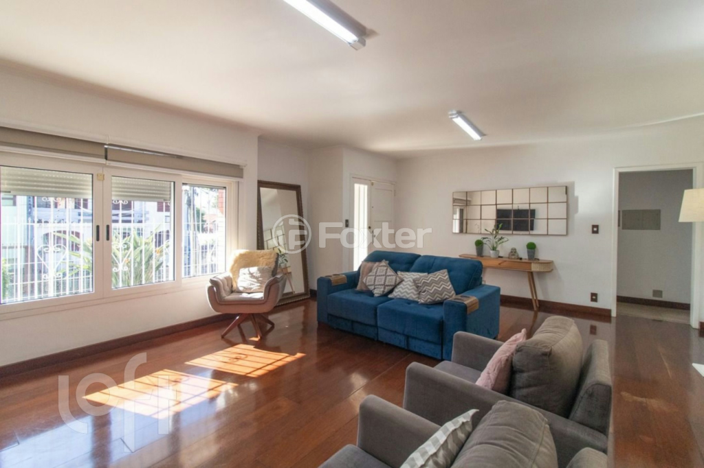 Casa à venda com 3 quartos, 182m² - Foto 1