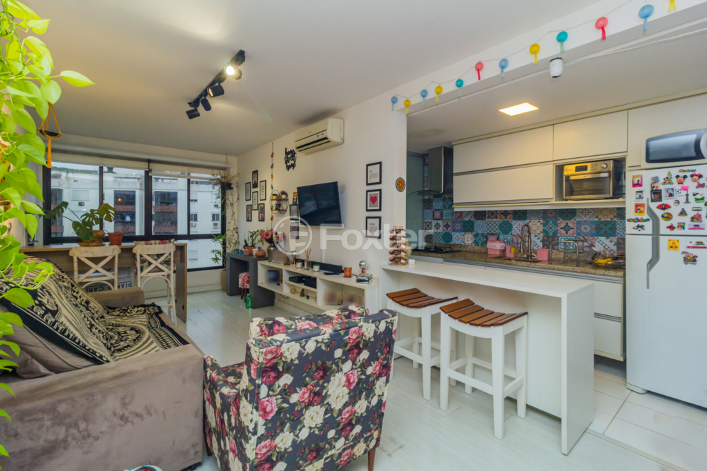 Apartamento à venda com 2 quartos, 69m² - Foto 1