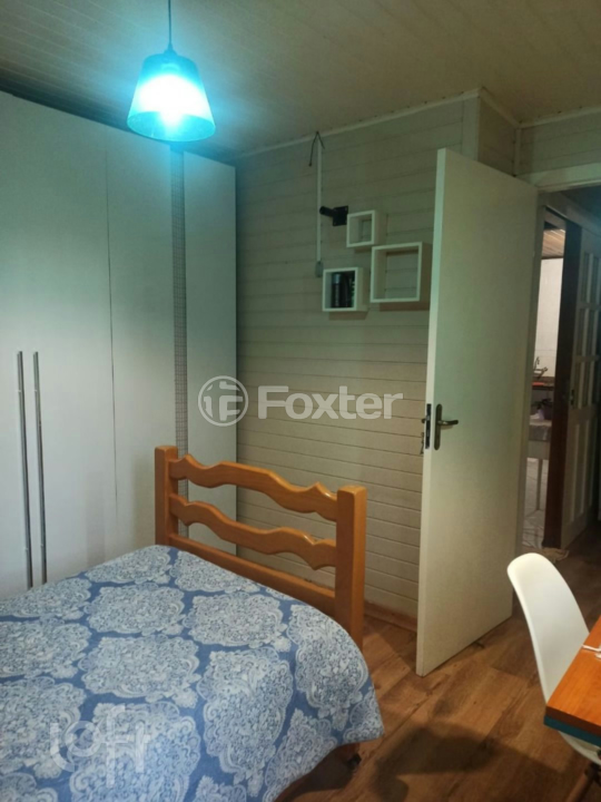 Casa à venda com 2 quartos, 100m² - Foto 1
