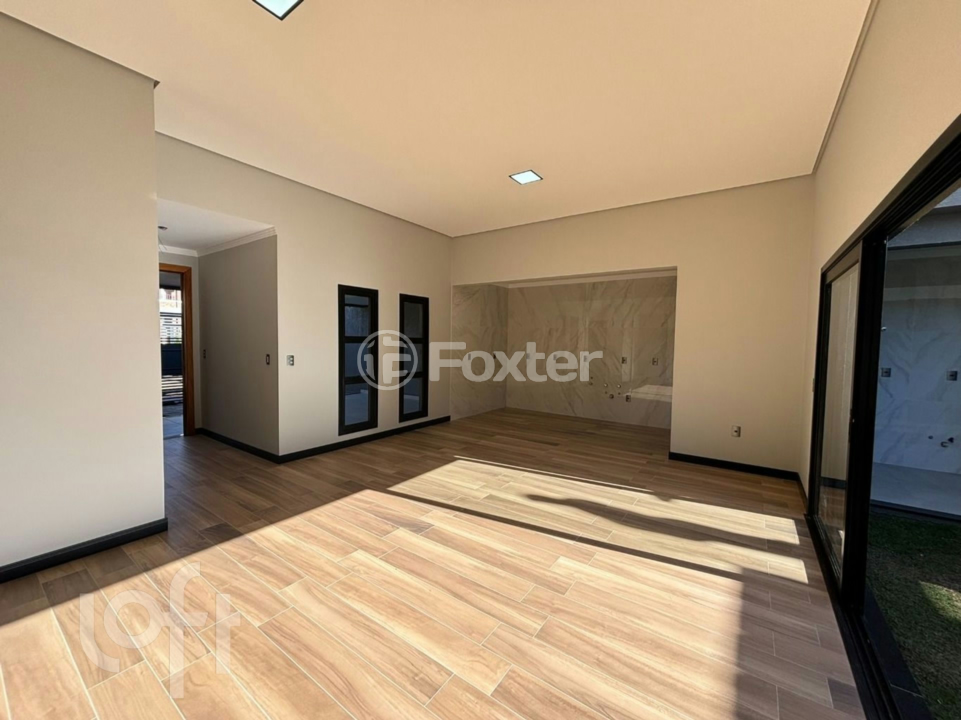Casa à venda com 3 quartos, 152m² - Foto 1