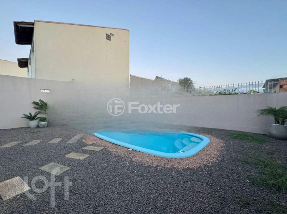 Casa à venda com 3 quartos, 205m² - Foto 2