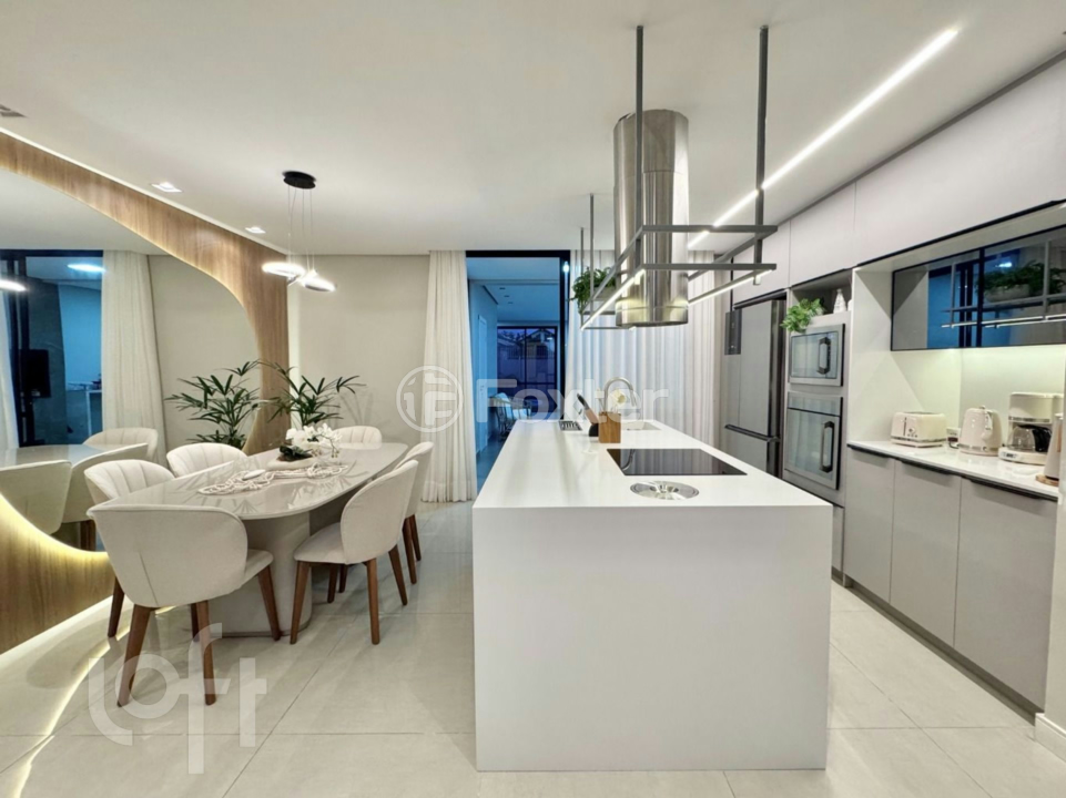 Casa à venda com 3 quartos, 205m² - Foto 11