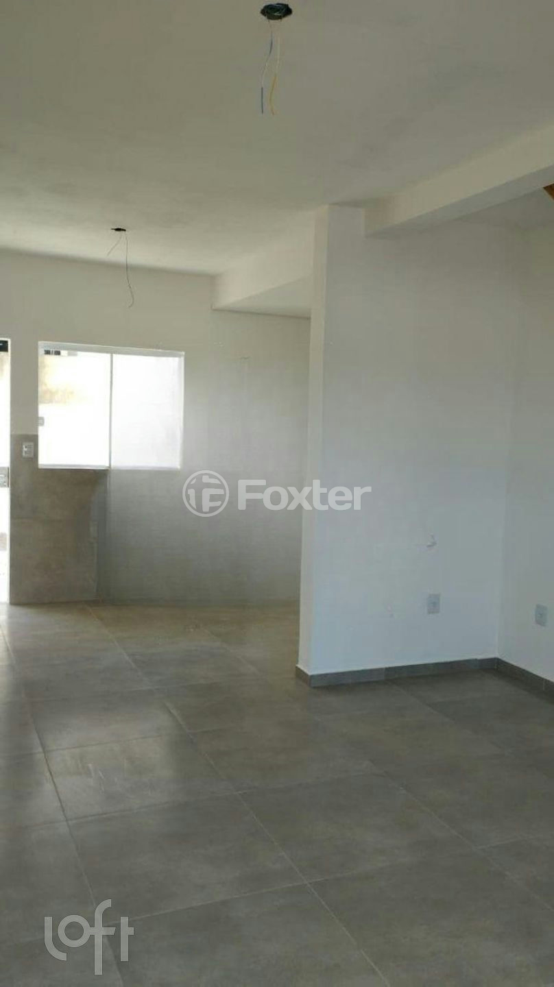 Casa à venda com 2 quartos, 50m² - Foto 2
