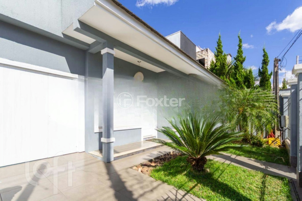 Casa à venda com 3 quartos, 189m² - Foto 1