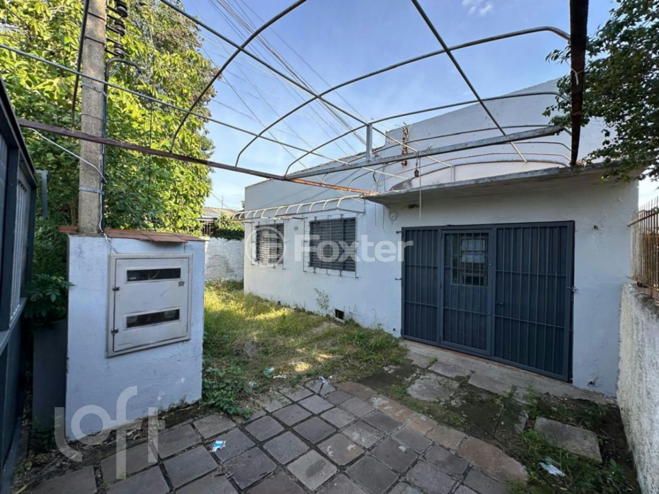 Casa à venda com 2 quartos, 100m² - Foto 2