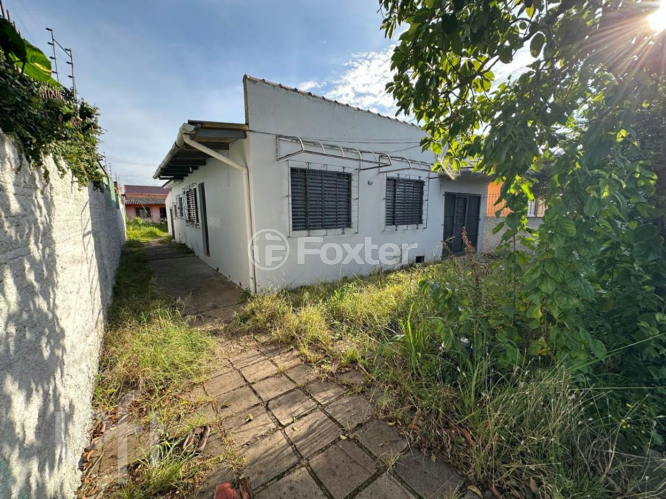 Casa à venda com 2 quartos, 100m² - Foto 1