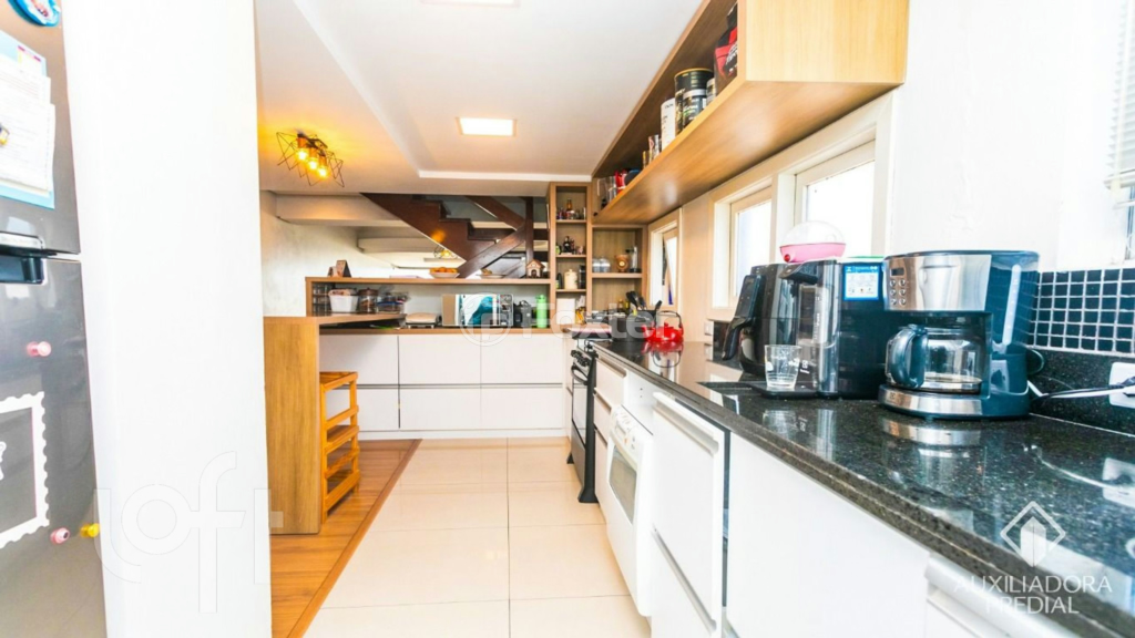 Cobertura à venda com 3 quartos, 236m² - Foto 4